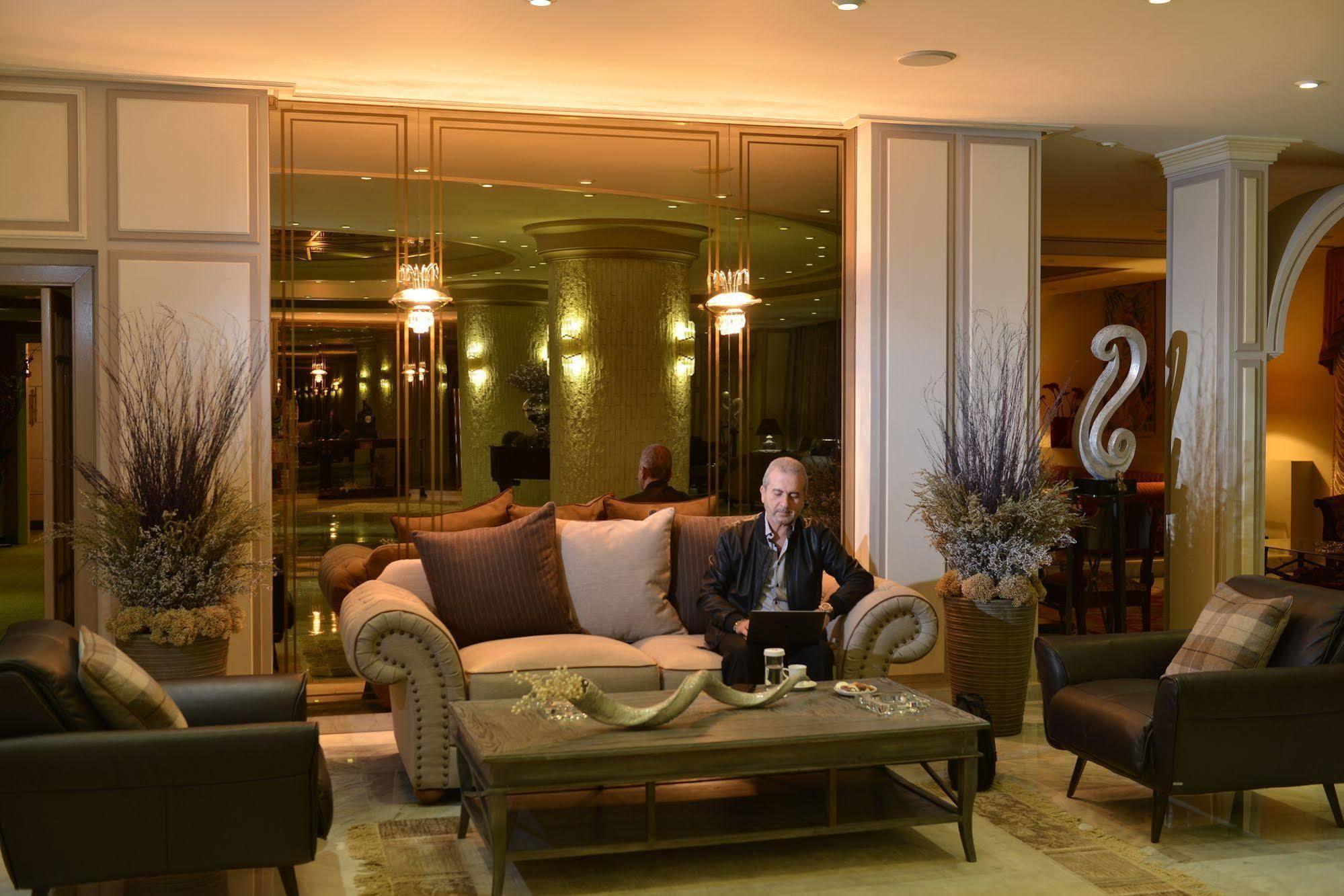Regency Palace Hotel Jounieh Kültér fotó